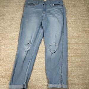 Signature Levi Strauss Jeans Womens 12 Boyfriend Distressed Light Wash W31